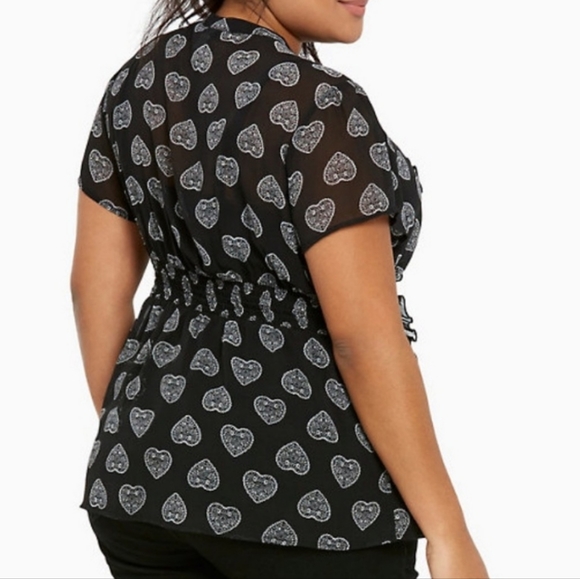 💥SOLD💥Torrid Paisley Heart Chiffon Blouse - Picture 2 of 7